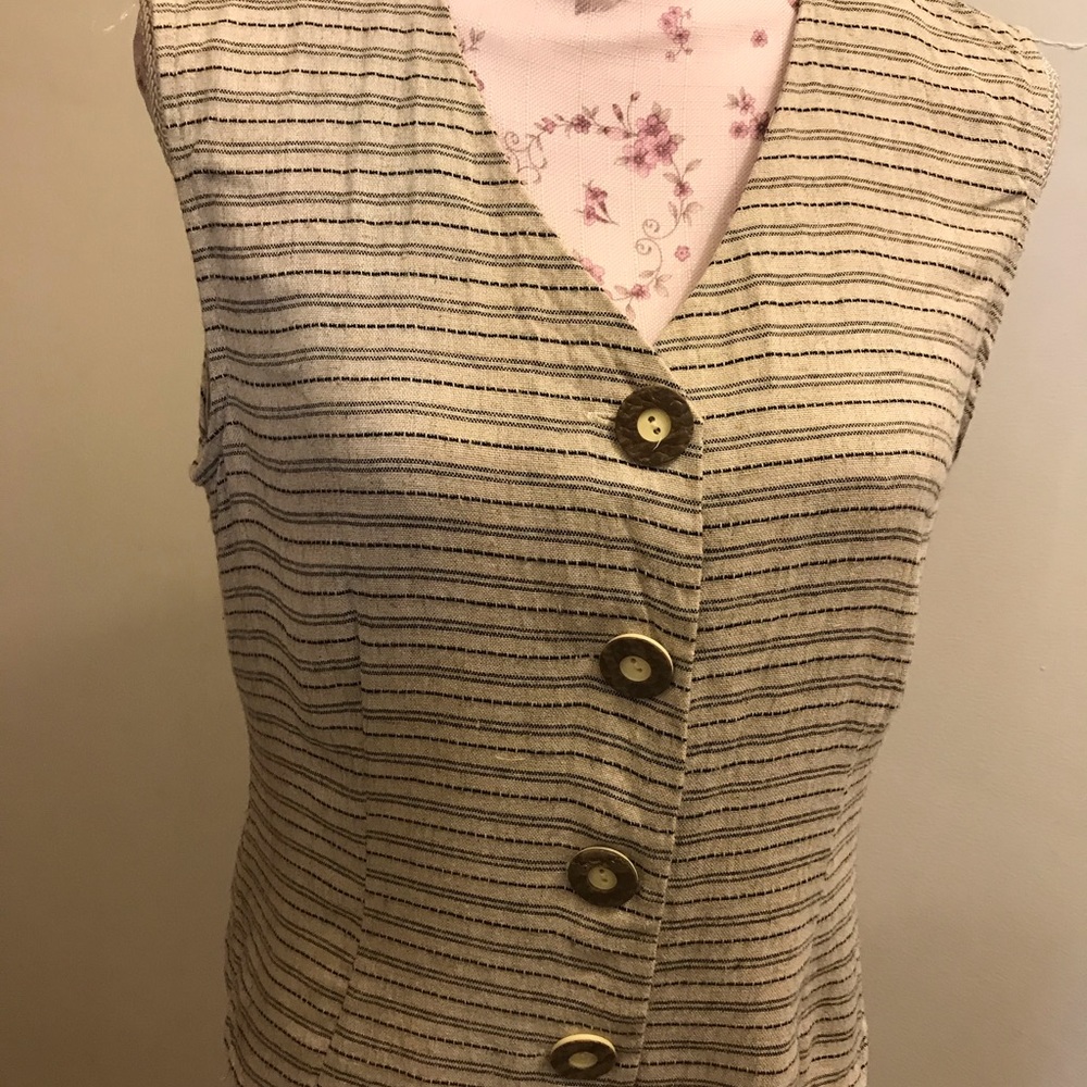 Vest - Picture 2 of 5